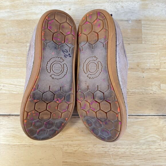 Livie & Luca Ridge ECO Rose Pink Metallic Slip On Sneaker Shoes Nice Size 2 EUC - Picture 8 of 9